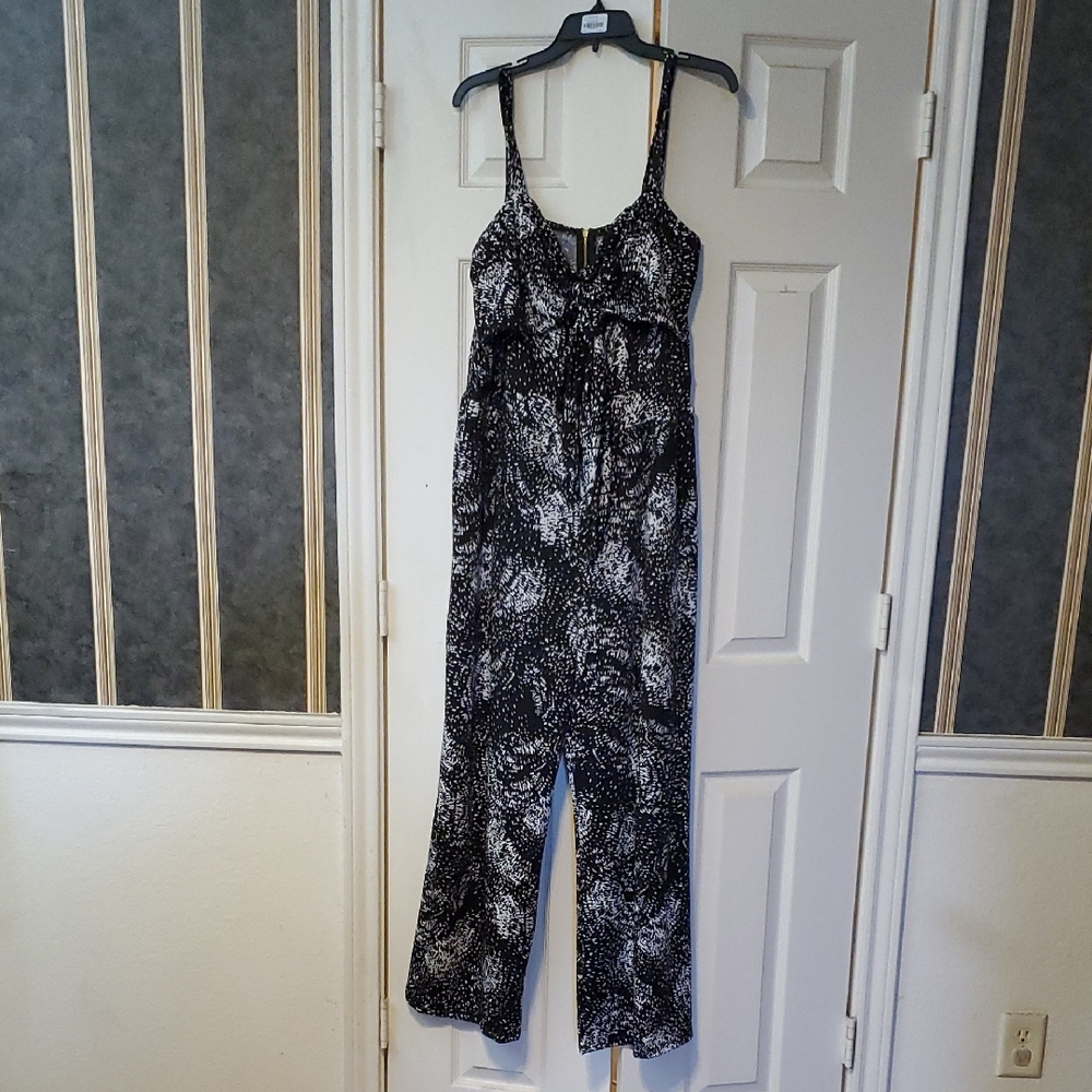 Stylish Black and White Wide Leg Jumpsuit